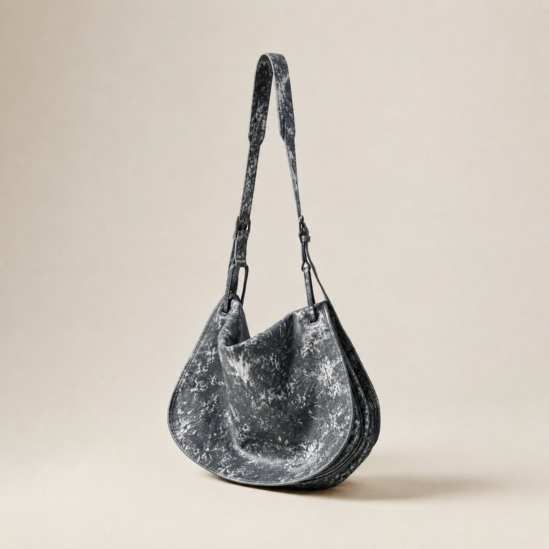 LeatherLikee Hobo Bag｜Obsidian Croc™ LeatherLikee textured leather bag