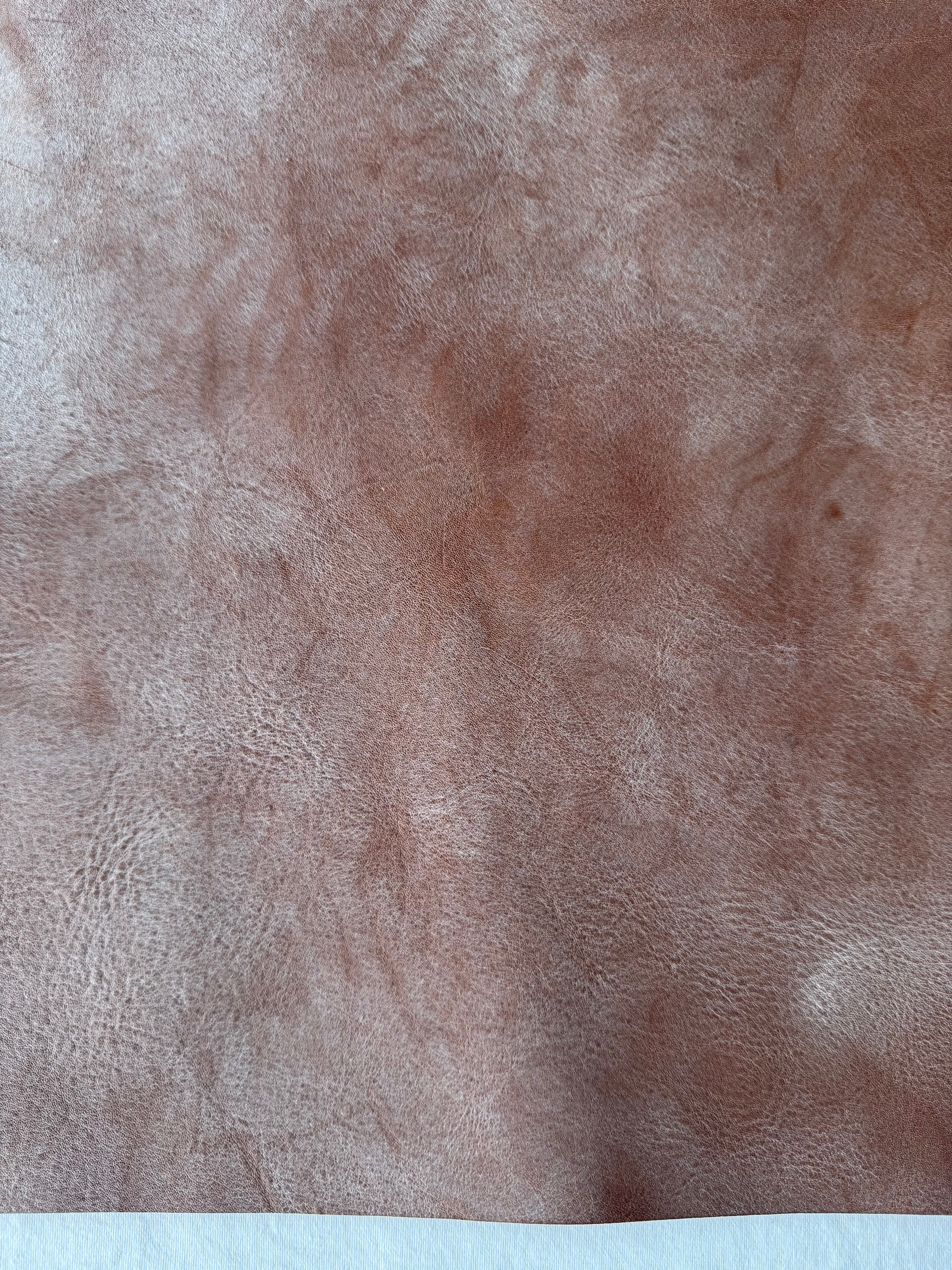MW-01 Mist Wax Detail 1 leather texture image