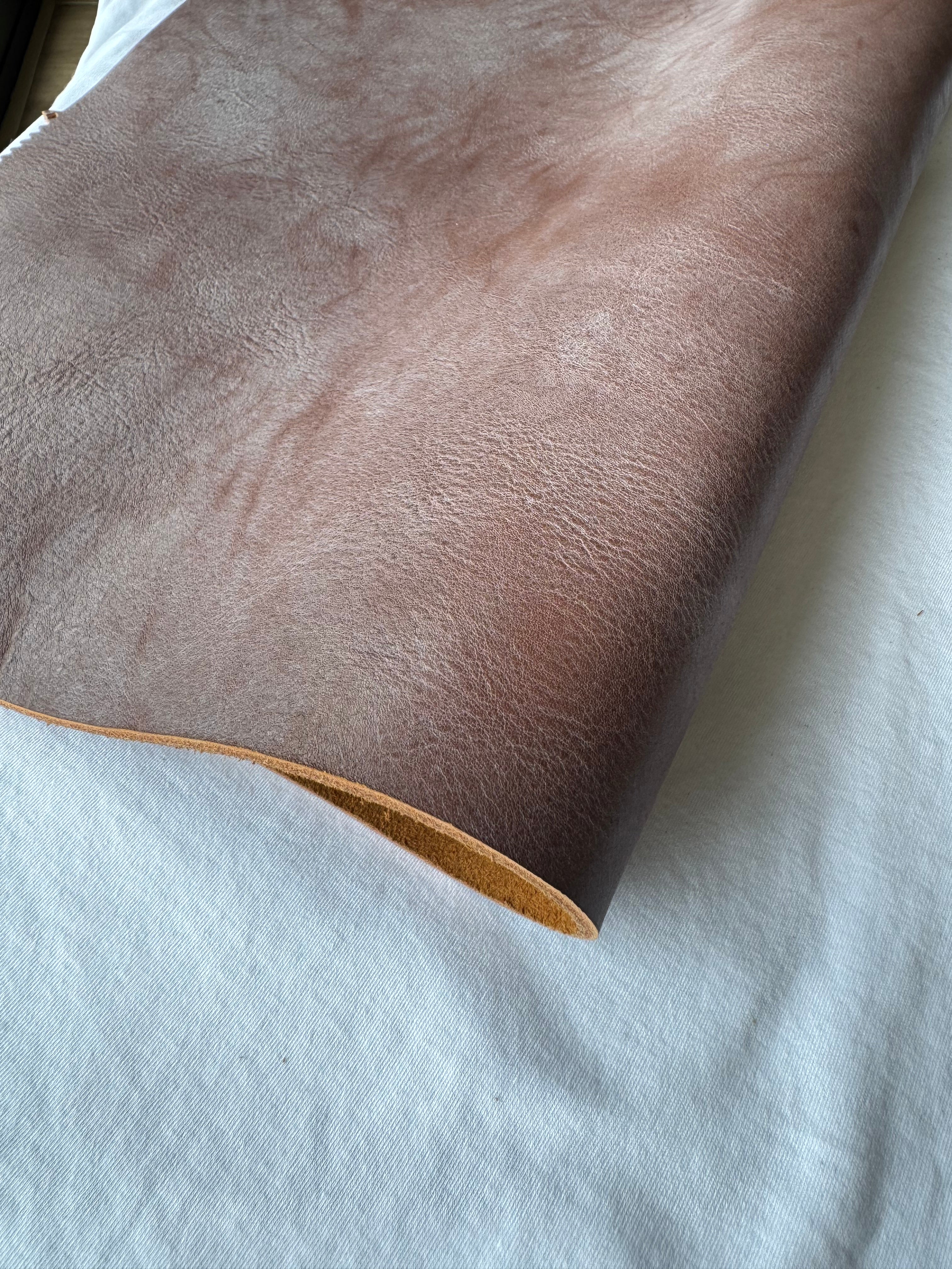 MW-01 Mist Wax Detail 3 leather texture image