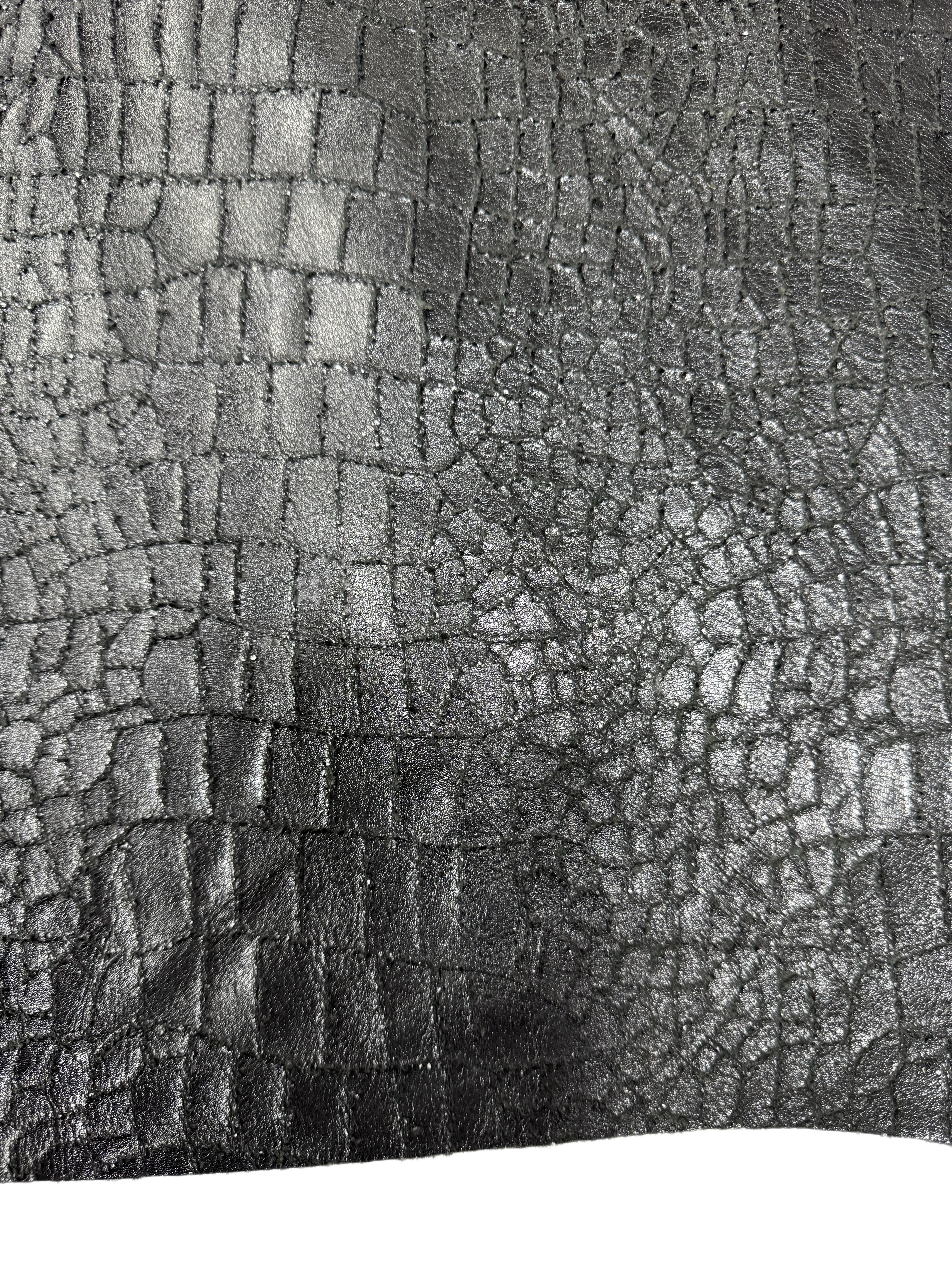 OS-01 Obsidian Scale Detail 3 leather texture image