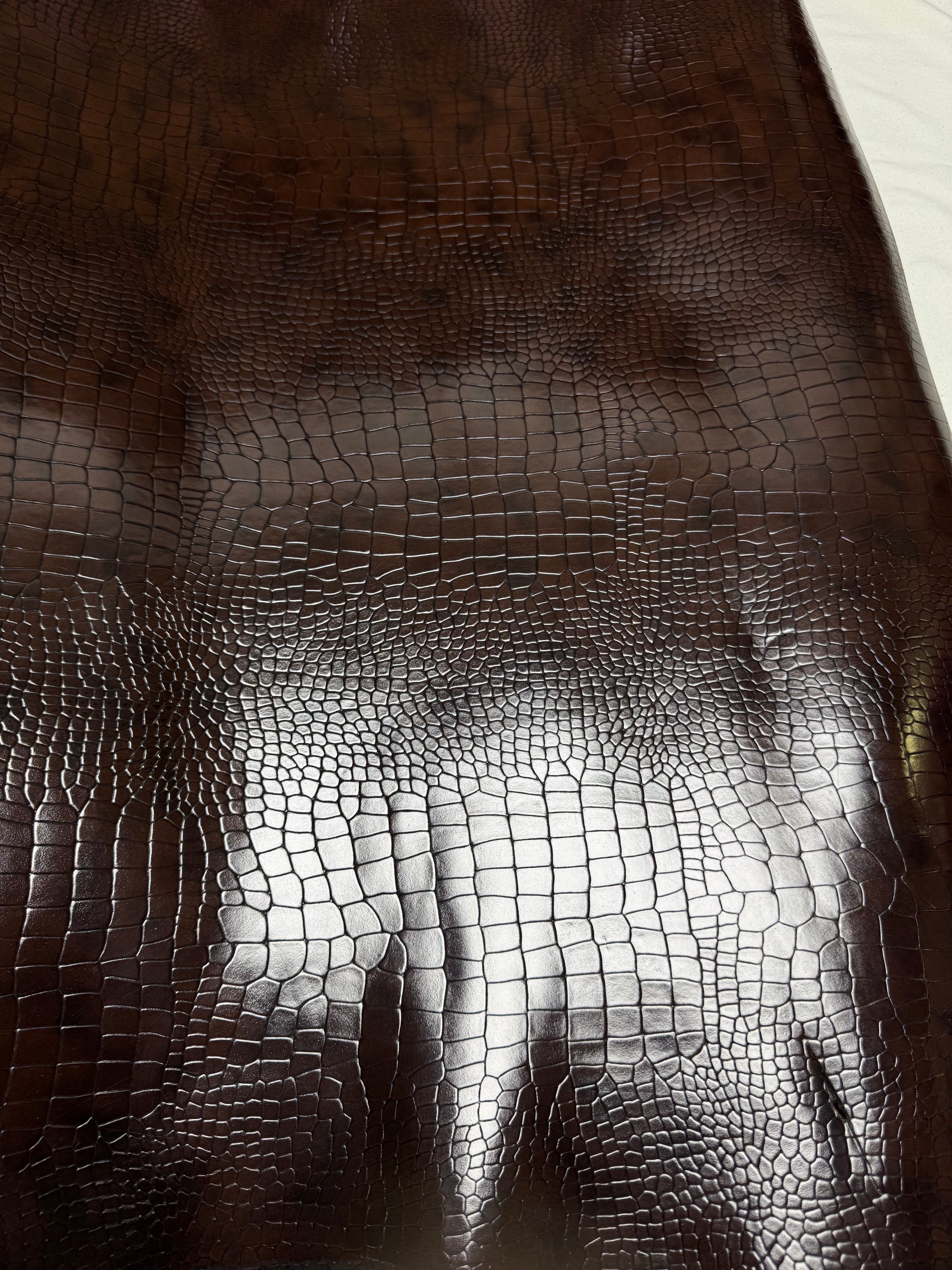 RC-01 Croc Cell Detail 3 leather texture image