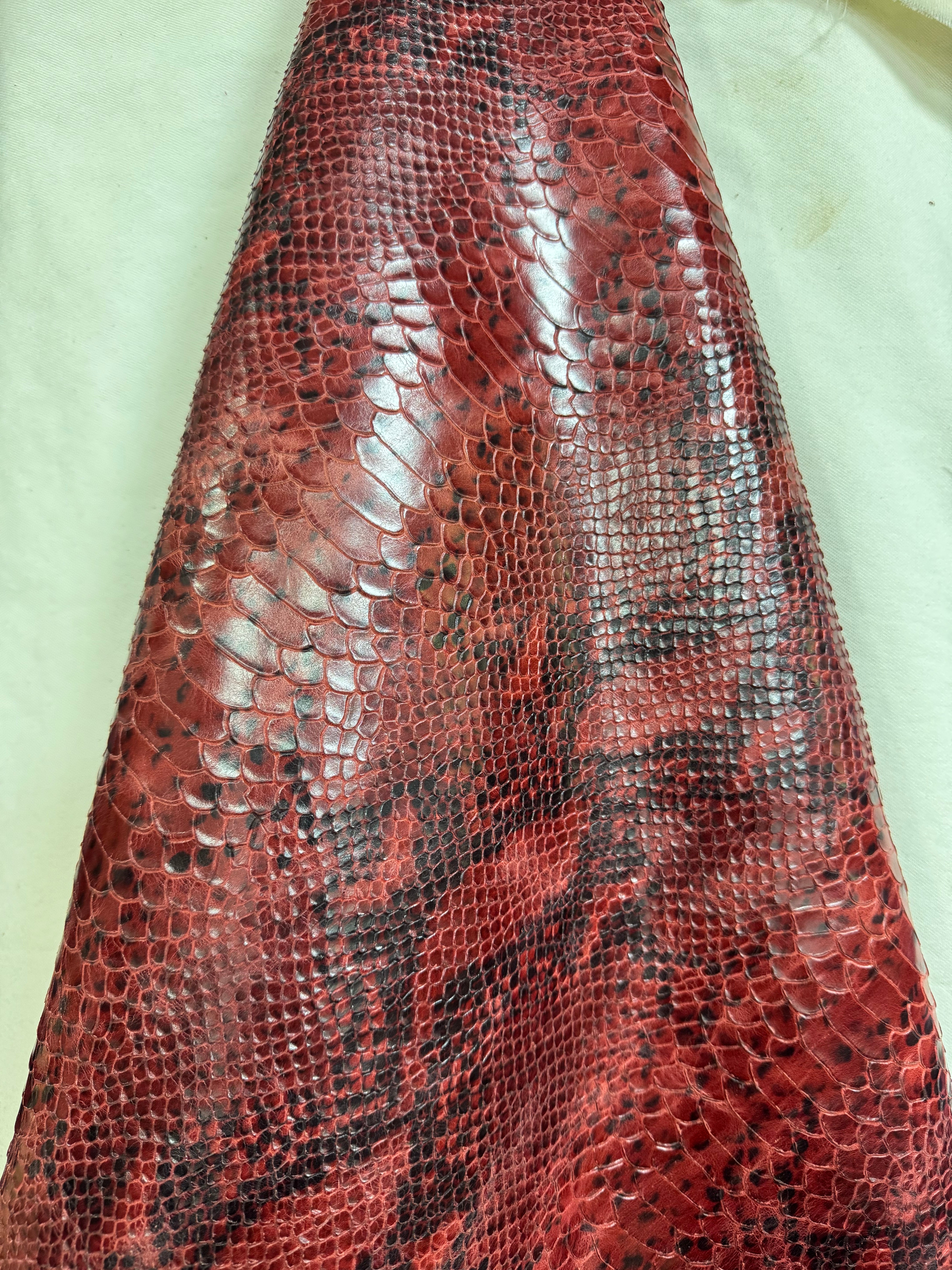 RP-01 Python Vein Detail 2 leather texture image