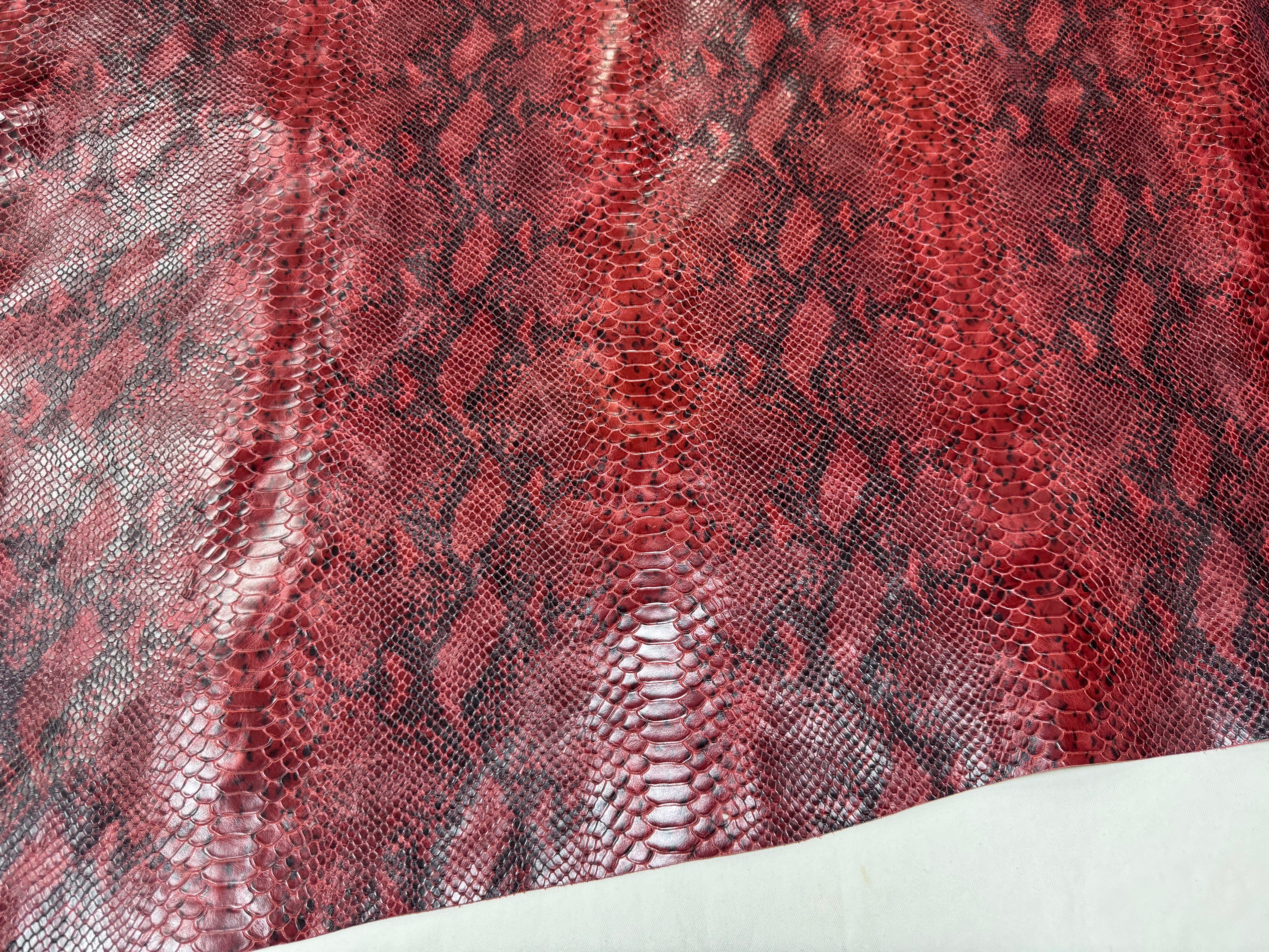 RP-01 Python Vein Detail 3 leather texture image