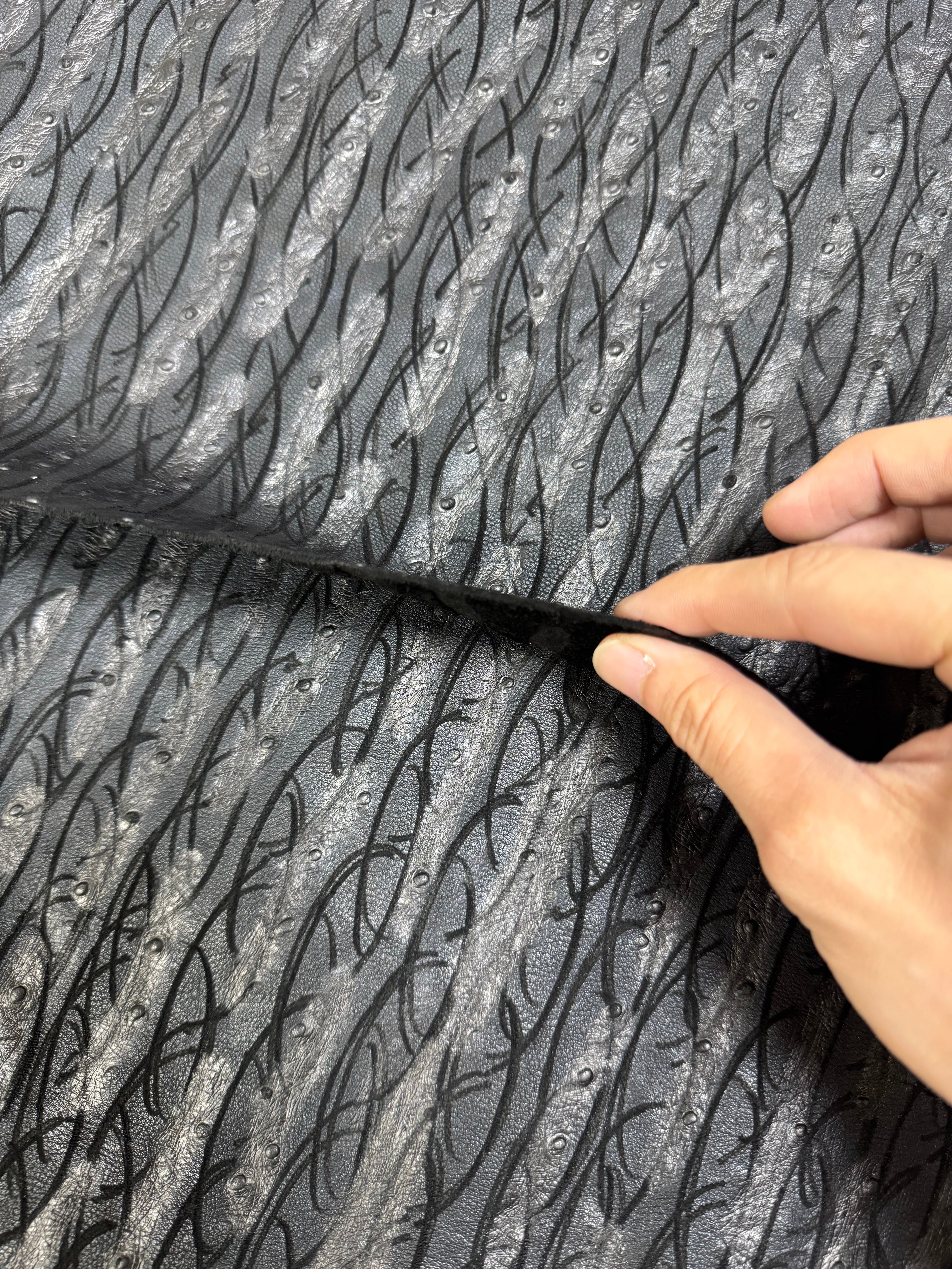 RV-01 Rift Vein Detail 3 leather texture image