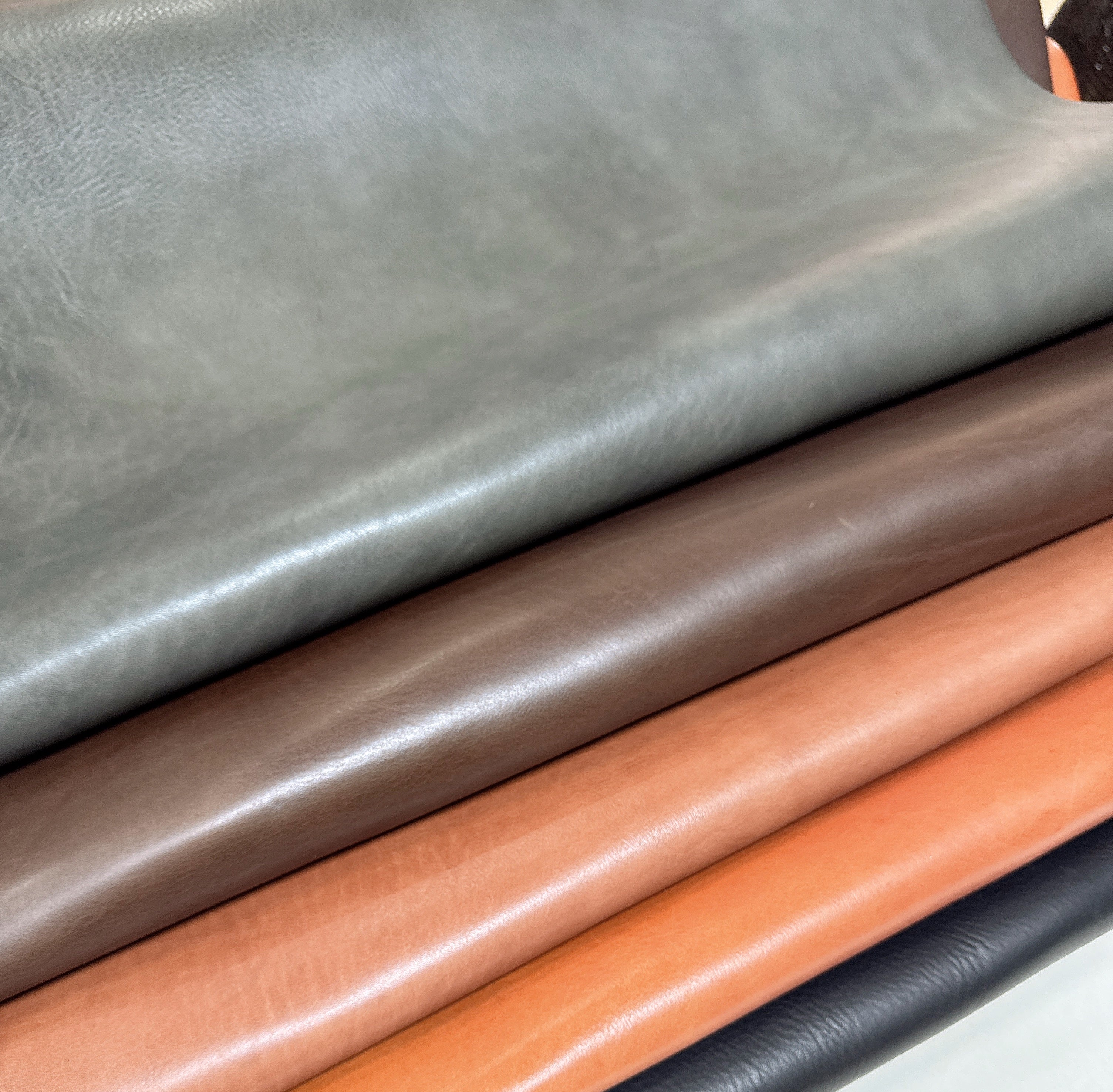 TW-01 Tumbled Wax Material Card leather texture image