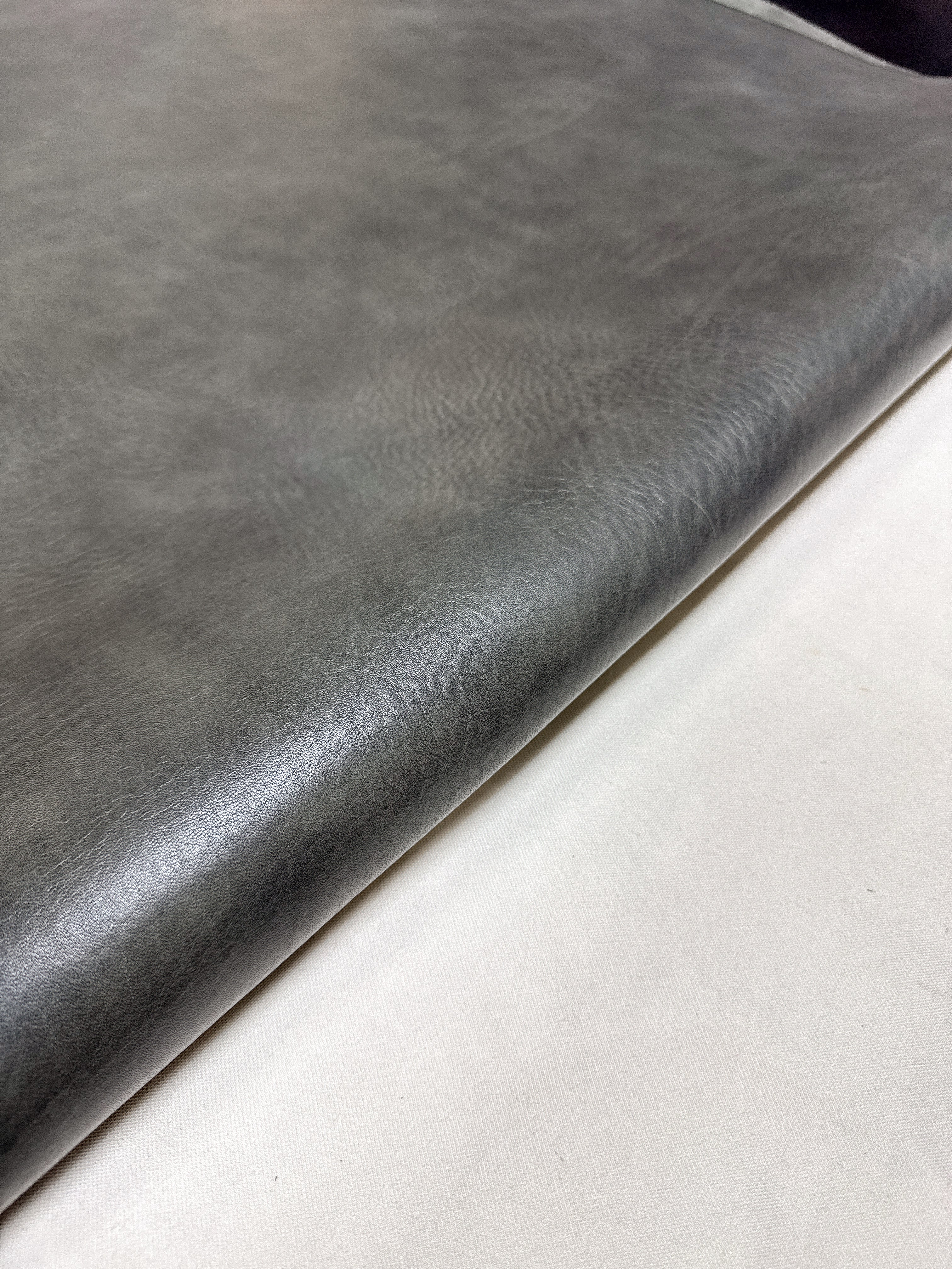 TW-01 Tumbled Wax Detail 2 leather texture image